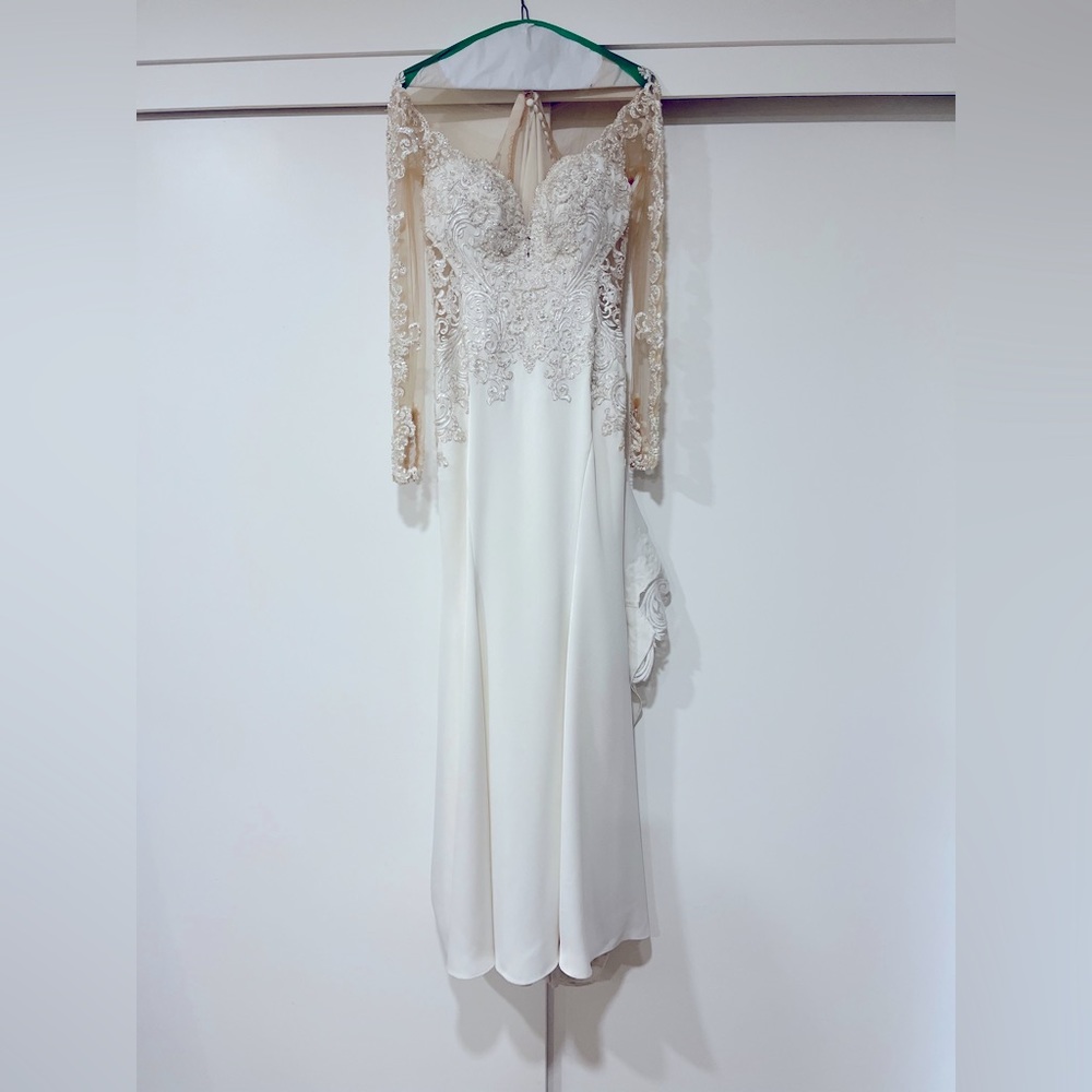Exquisite wedding dress